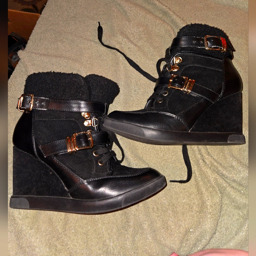 MICHAEL KORS Wedge Sneaker Size 9